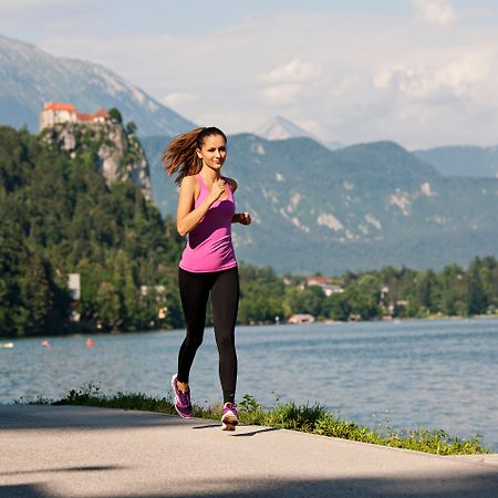 Grand Hotel Toplice - Small Luxury Hotels Of The World Блед Екстериор снимка A woman jogging