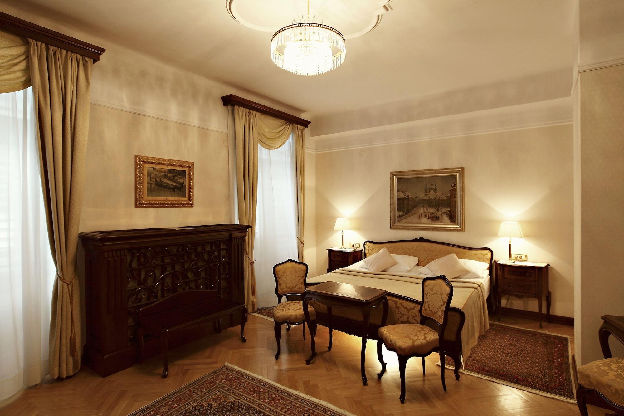 Grand Hotel Toplice - Small Luxury Hotels Of The World Блед Екстериор снимка A room at the hotel