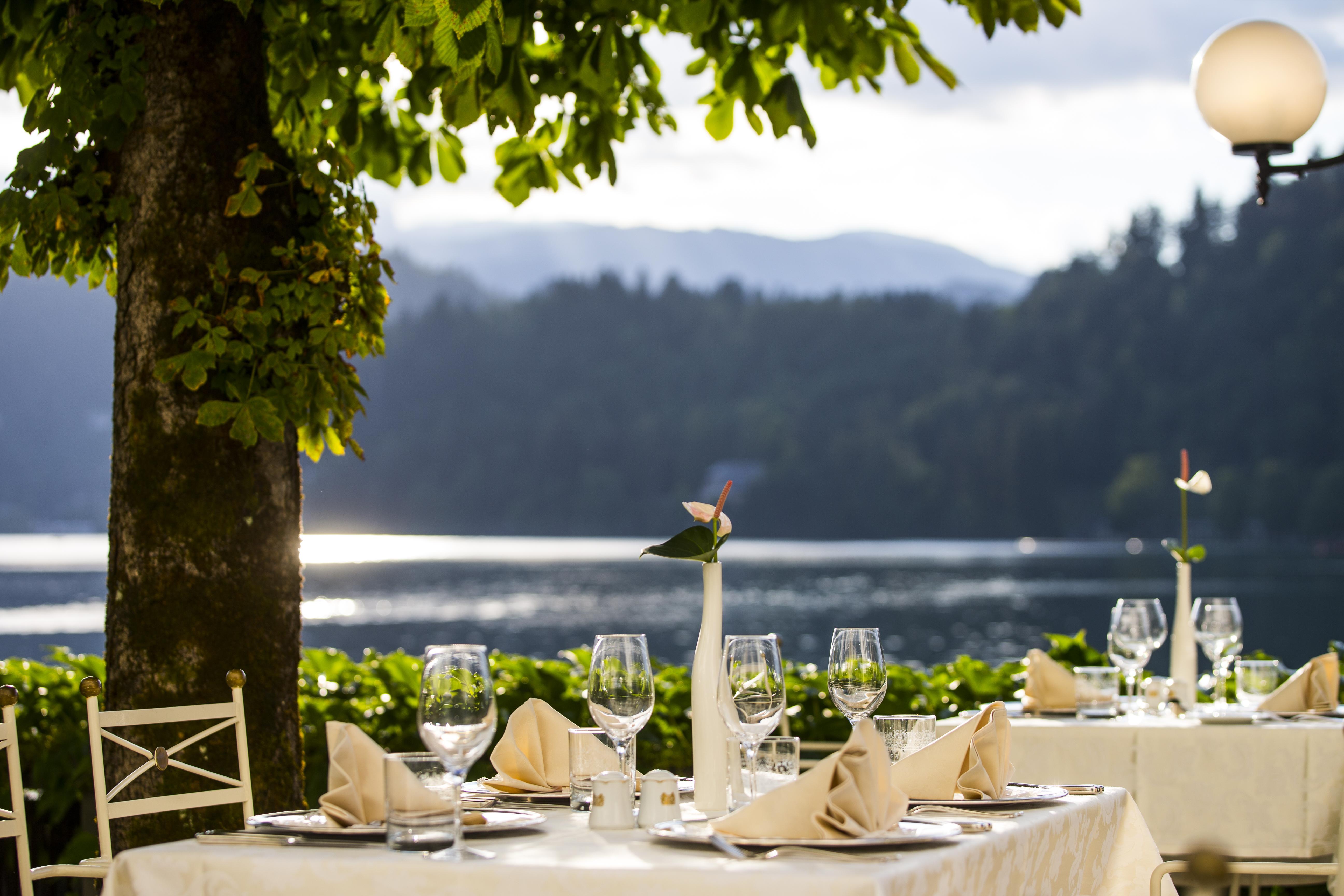 Grand Hotel Toplice - Small Luxury Hotels Of The World Блед Екстериор снимка Restaurant "Belvedere"